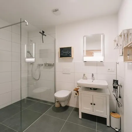 Modernes 2-zimmer Themen-apartment Im Zentrum * 拜罗伊特