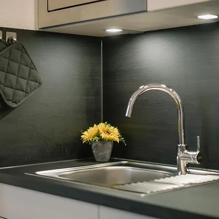 Apartamento Modernes 2-zimmer Themen-apartment Im Zentrum