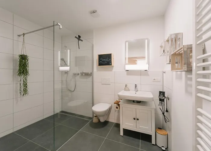 Modernes 2-zimmer Themen-apartment Im Zentrum * بايروث